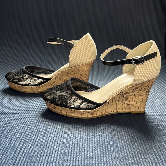 Apt. 9 Black Lace Closed Toe Platform Espadrille Wedge Sandals | EUC Size 8.5 - Picture 4 of 14